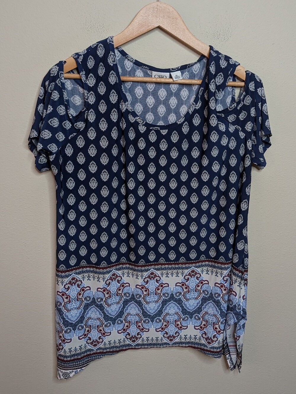 Cato Navy Medallion Print Cold Shoulder Top Border Hem XL